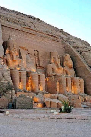 abu-simbel-big-0